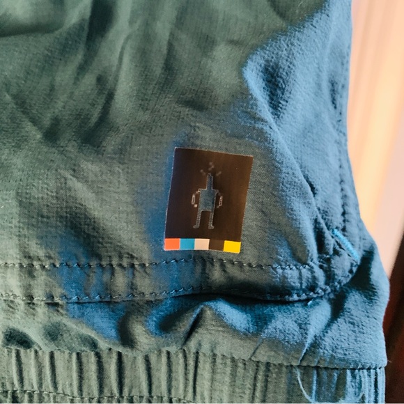 Smartwool Womens Peaklite Merino Wool Active Lightweight Hooded Jacket | Medium - Picture 3 of 8